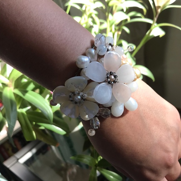 Anthropologie flowers bracelet cuff with pearls - Picture 11 of 12
